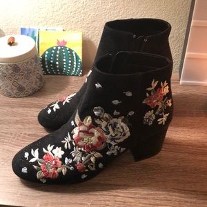 Beautiful embroidered WHBM booties